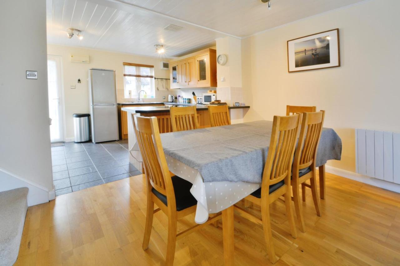 Nyhavn Lakeside Cottage Cirencester Luaran gambar