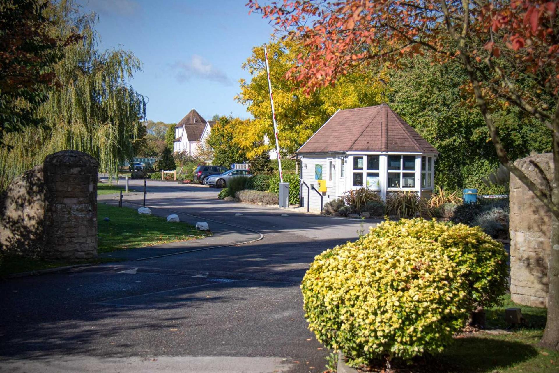 Nyhavn Lakeside Cottage Cirencester Luaran gambar