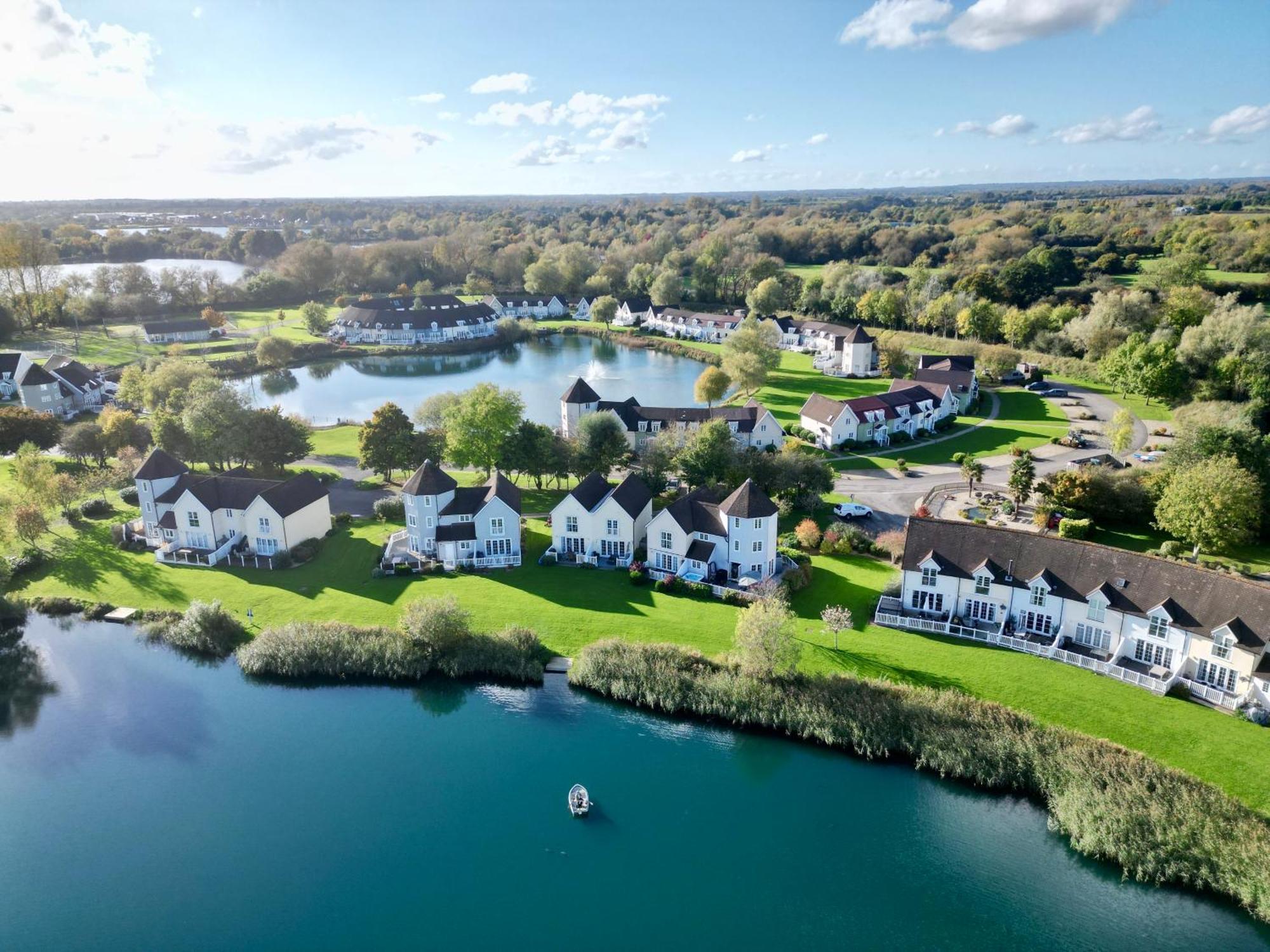 Nyhavn Lakeside Cottage Cirencester Luaran gambar