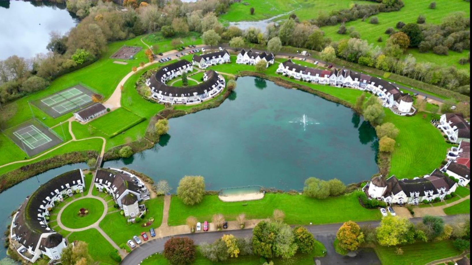 Nyhavn Lakeside Cottage Cirencester Luaran gambar