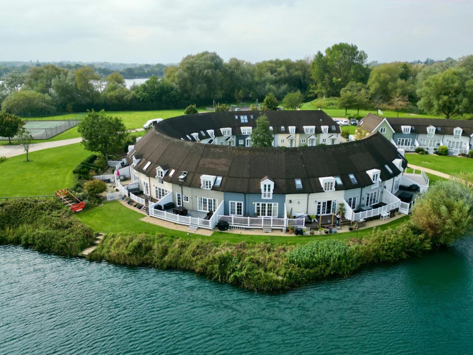 Nyhavn Lakeside Cottage Cirencester Luaran gambar