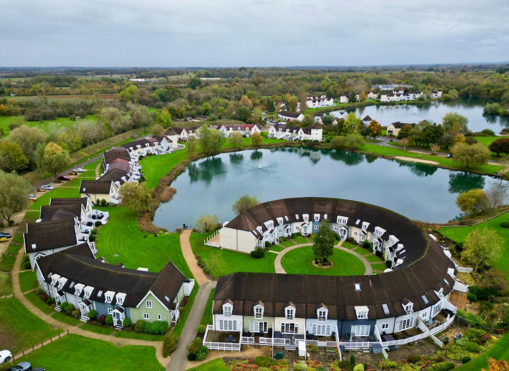 Nyhavn Lakeside Cottage Cirencester Luaran gambar