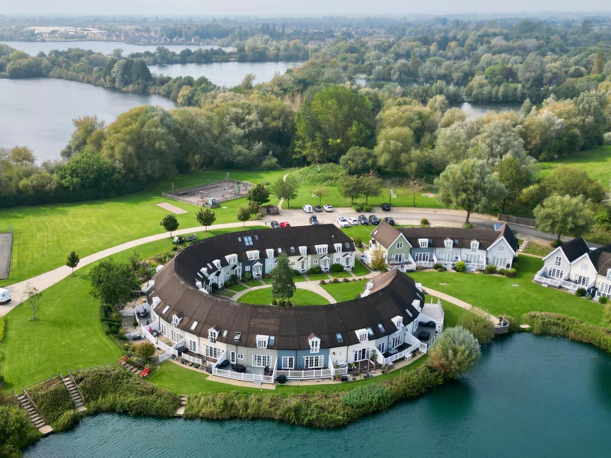 Nyhavn Lakeside Cottage Cirencester Luaran gambar