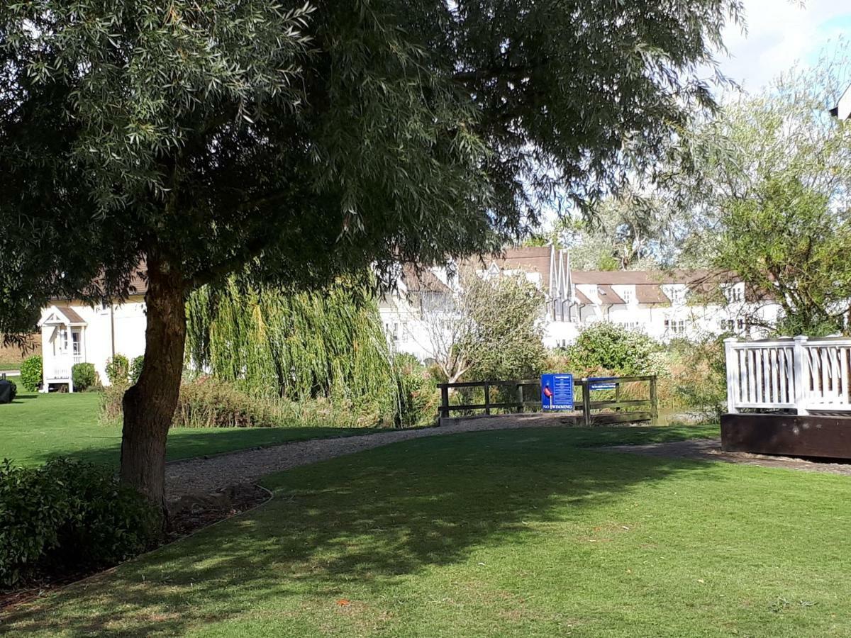 Nyhavn Lakeside Cottage Cirencester Luaran gambar