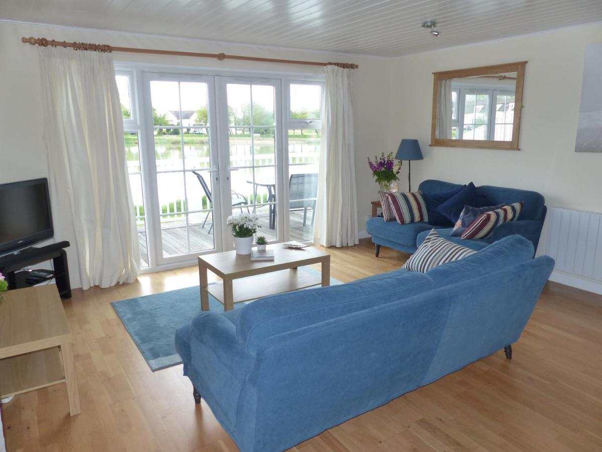 Nyhavn Lakeside Cottage Cirencester Luaran gambar